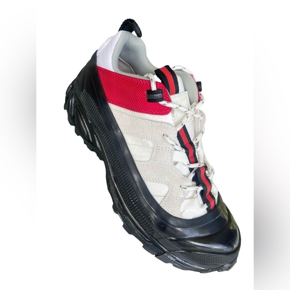 NWT BURBERRY Arthur Low Top Sneakers
Size: EU 38/ US 8 - Picture 1 of 12